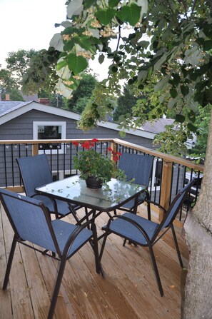 Outdoor dining - New Loft w/South River view from treehouse deck! (Riva)