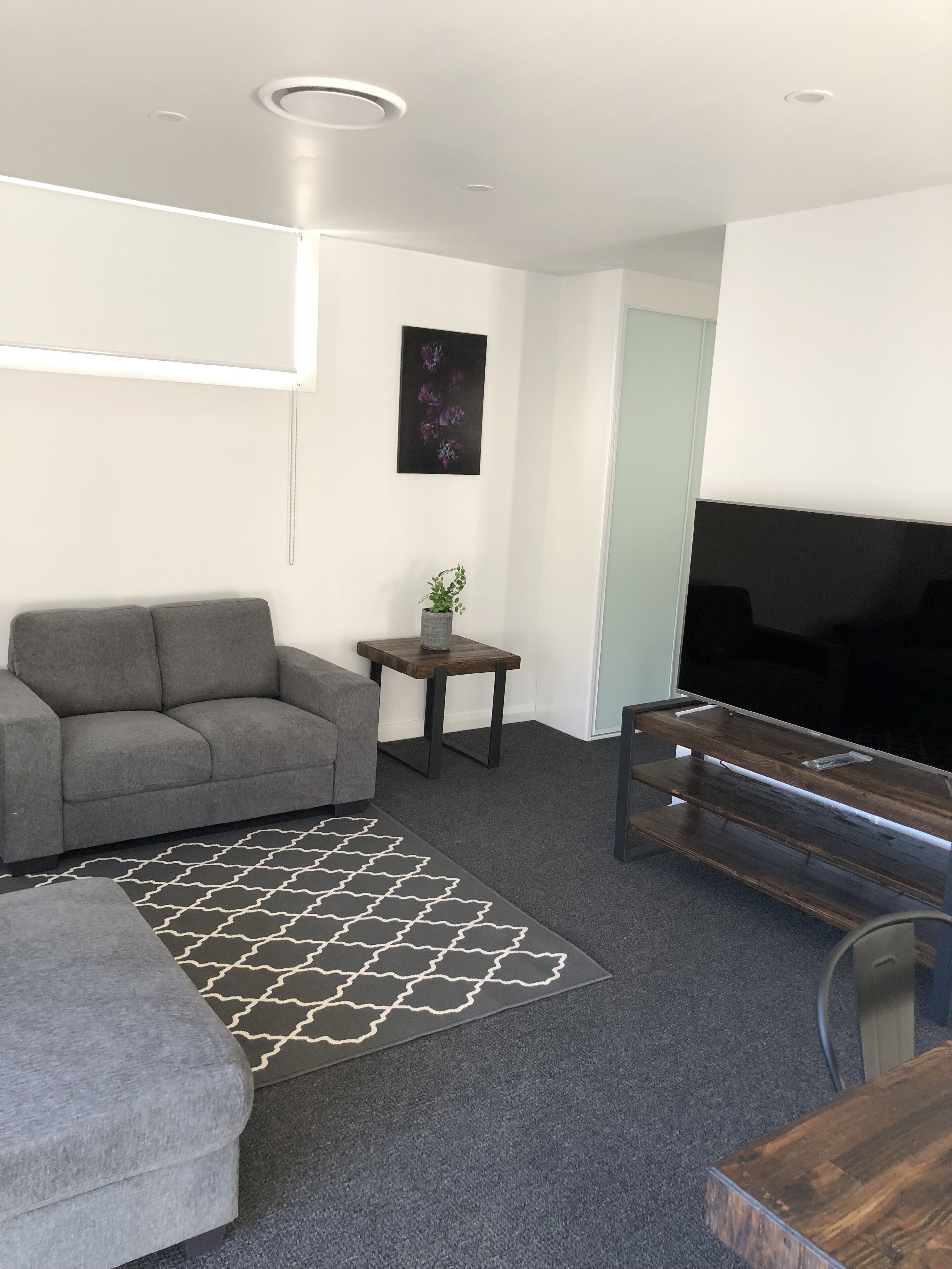  Luxury 3 bedroom villa in the heart of Jindabyne - Unit 1 — image 4