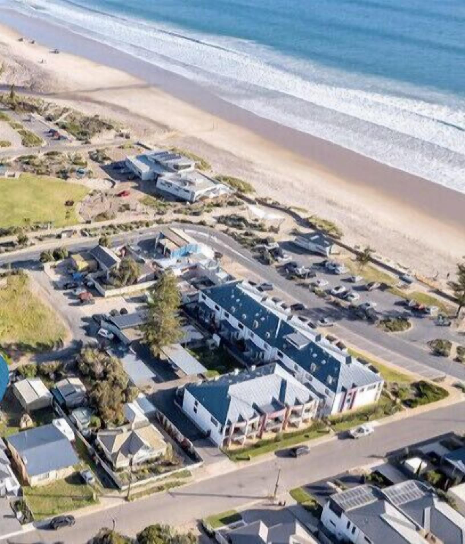 U2 at Moana Beach Esplanade • Exclusive 2 Bdrm Apt • WiFi • Spa • Pet Friendly — image 3