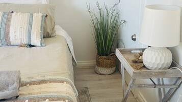 2 bedrooms, desk, iron/ironing board, travel crib