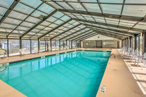 Piscine intérieure, piscine extérieure