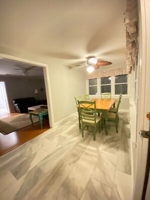 تناول الطعام