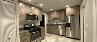 2025 NEW Lavallette, 3 Bedroom, Sleeps 8, C-AC, Wi-Fi, New Kitchen & Bath!!