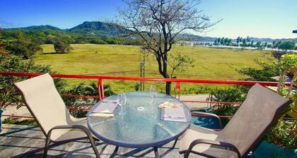 Beste Strandansichten Schritte zum Sand! Luxus in Samara. Weltklasse-Ansichten + Service! 3rd Floor Condo
