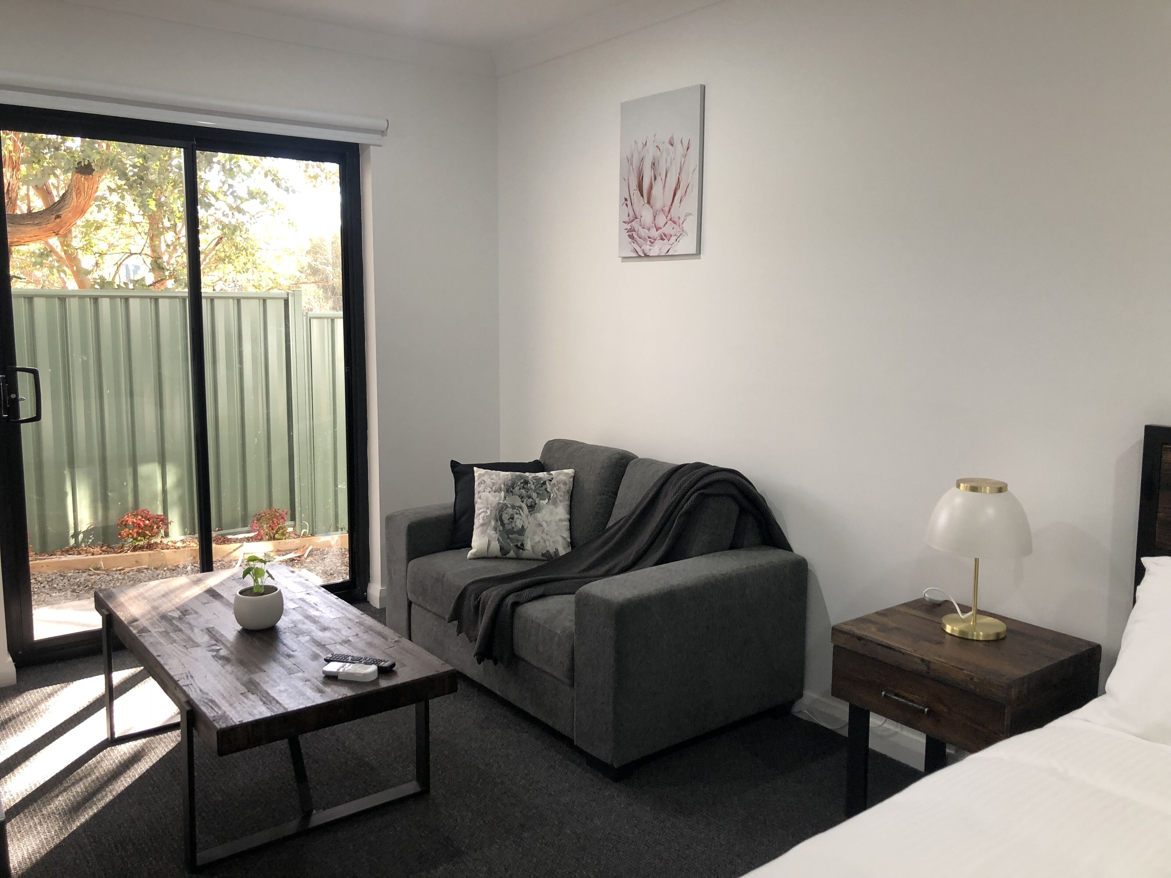 Luxury 3 bedroom Villa in the heart of Jindabyne - Unit 4 — image 2