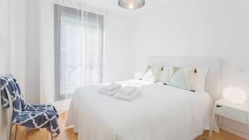 1 bedroom, iron/ironing board, internet, bed sheets