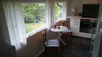 KylskÄp, mikrovÄgsugn, ugn och spishÀll