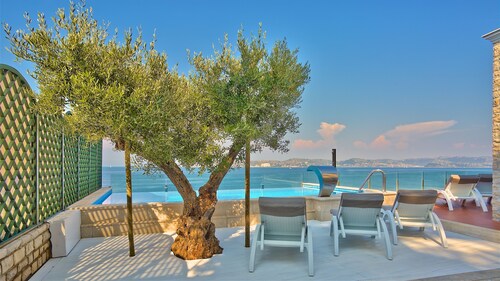 Villa Sarah - Exclusive Beachfront Property