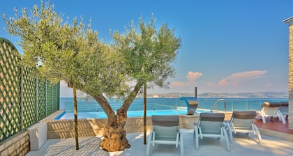 Villa Sarah - Exclusive Beachfront Property