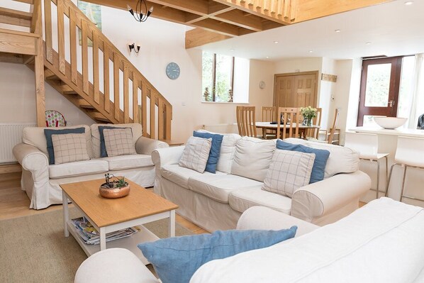 Smart TV, DVD player, table football, ping pong