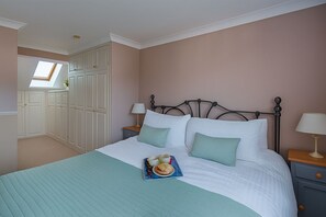 2 bedrooms, desk, iron/ironing board, travel crib