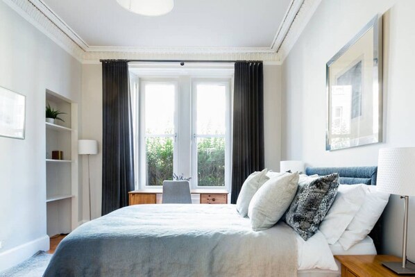 2 bedrooms, desk, soundproofing, iron/ironing board