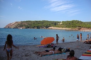 Beach nearby, sun loungers - Lovely Luxury Little Villa with Great Sea Views (cap de artrutx Ciutadella de Menorca)