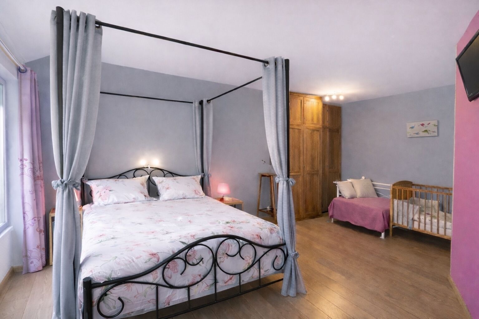 5 chambres, fer et planche à repasser, Wi-Fi gratuit, draps fournis