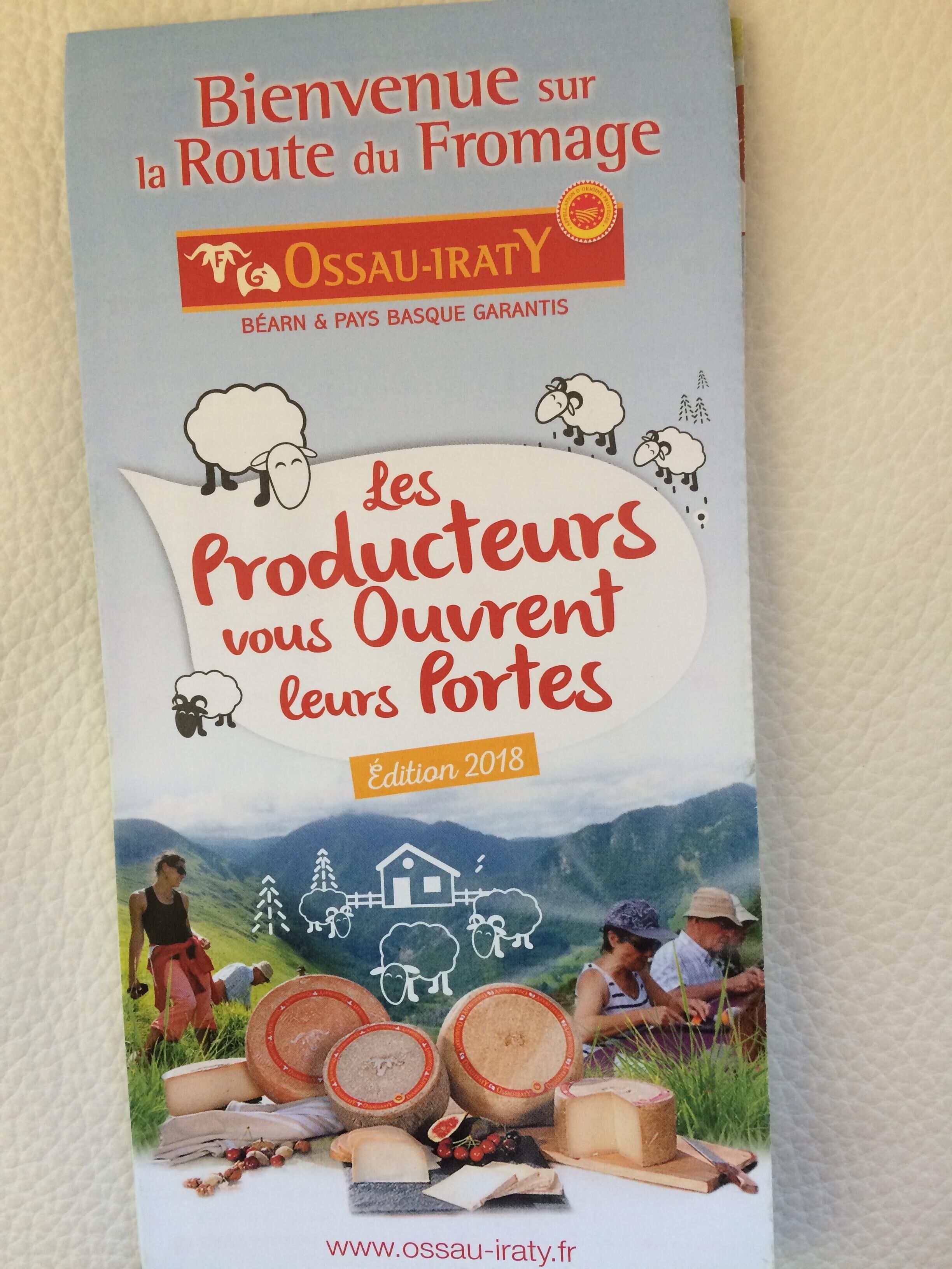 A brochure titled "Bienvenue sur la Route du Fromage" featuring cheese wheels and sheep illustrations.