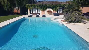 Piscine extérieure