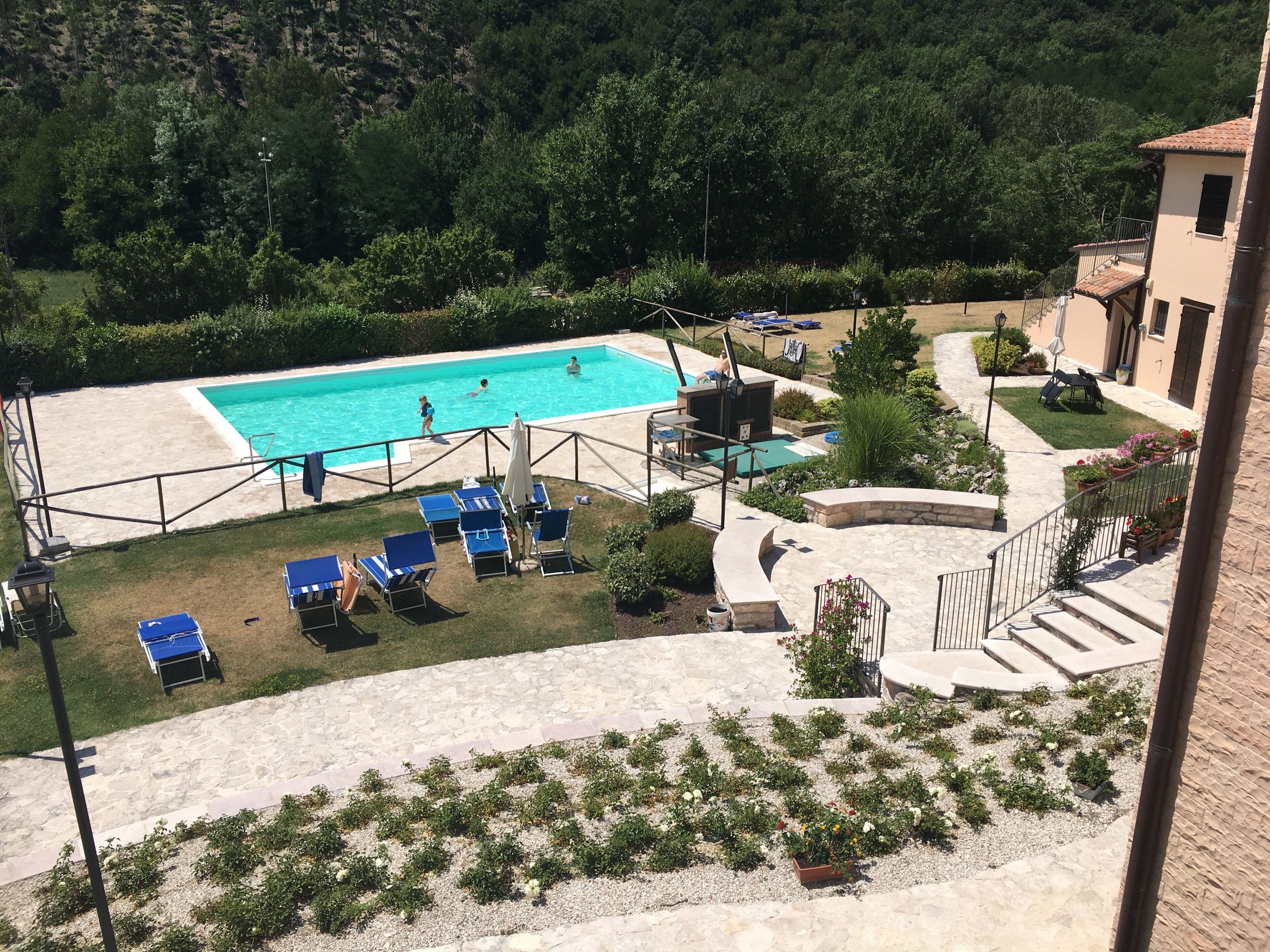 Apartment 2 bedrooms, 1 bathroom and living room with kitchenette and swimming pool