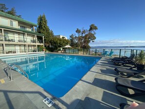Outdoor pool, a heated pool
