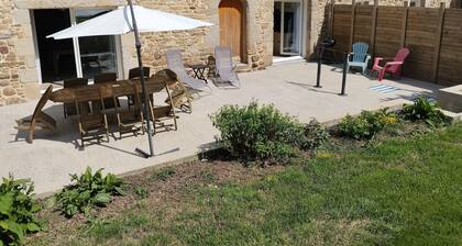 Longère en impasse jardin clos Billard 13 minutes des plages