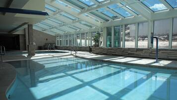 Indoor pool, outdoor pool