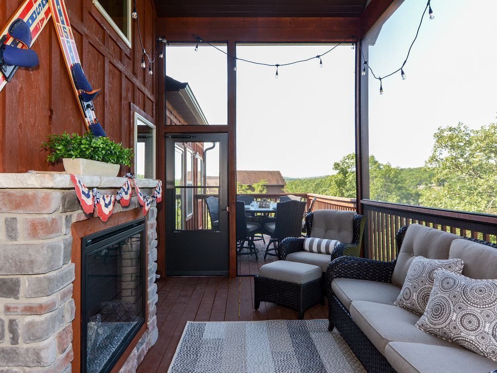 Smart TV, fireplace, video games, Netflix