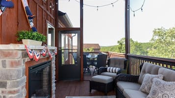 Smart TV, fireplace, video games, Netflix