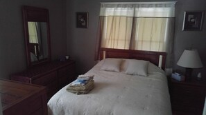 4 slaapkamers, een bureau, gratis wifi, beddengoed