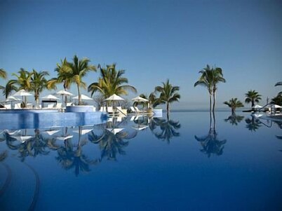 Enjoy the best Christmas holiday ever in your own luxurious Mazatlan Villa!