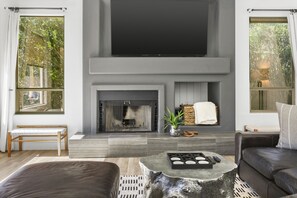 Televisión, futbolito y tenis de mesa 