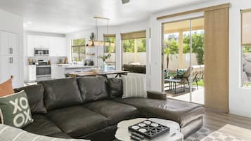 Televisión, futbolito y tenis de mesa