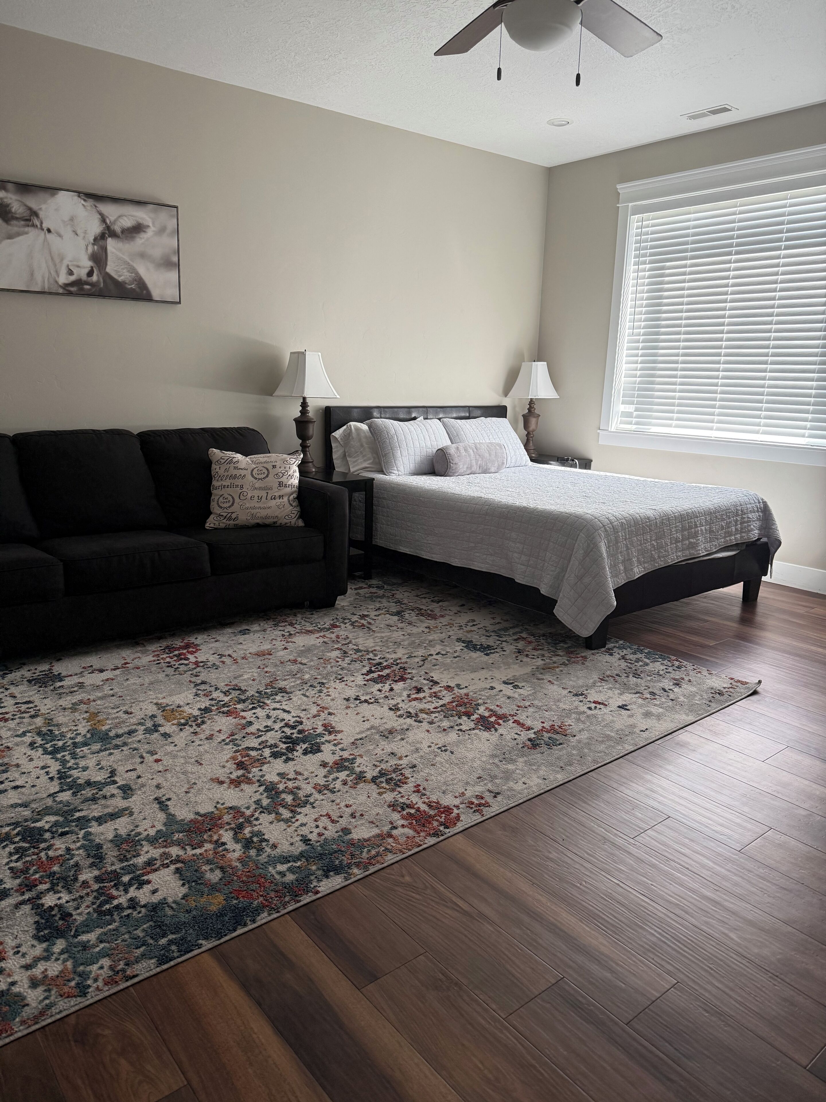 3 chambres, fer et planche à repasser, Wi-Fi, draps fournis