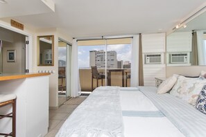 1 slaapkamer, een bureau, een strijkplank/strijkijzer, gratis wifi