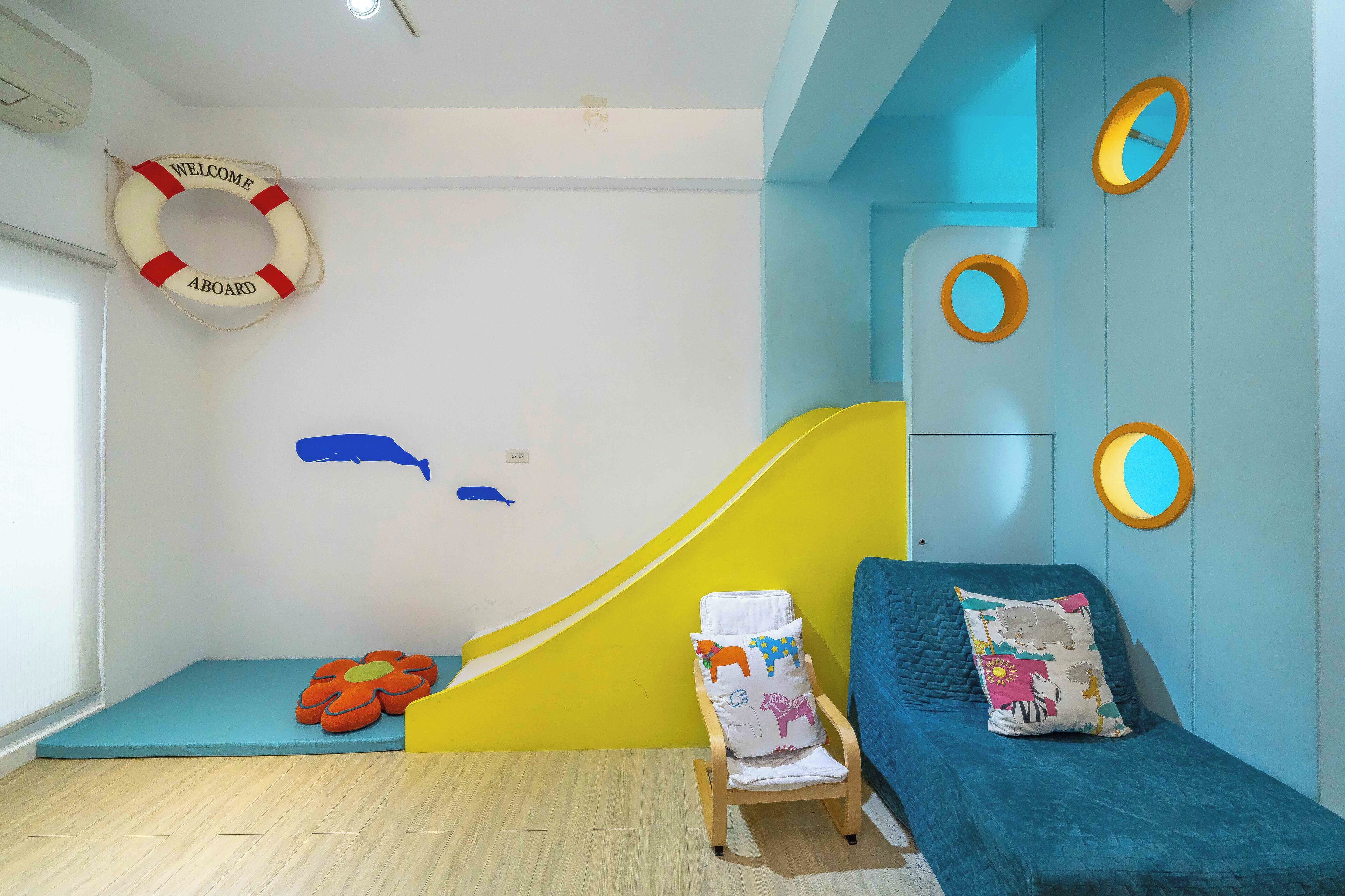 Family Room (Ocean) | Individually furnished, desk, soundproofing, rollaway beds