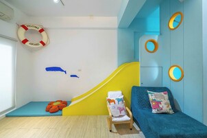 Family Room (Ocean) | Individually furnished, desk, soundproofing, rollaway beds