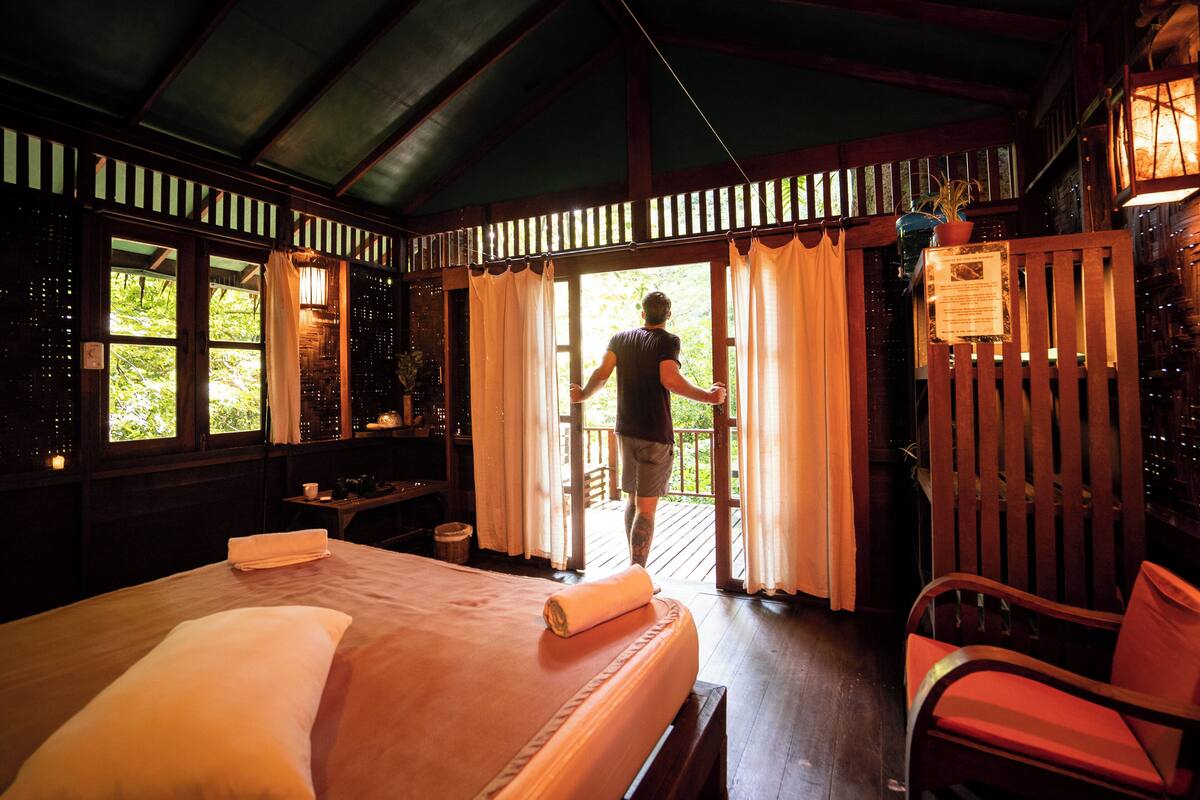Treehouse Double | 1 bedroom, in-room safe, bed sheets