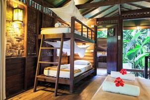 Treehouse Family | In-room safe, bed sheets