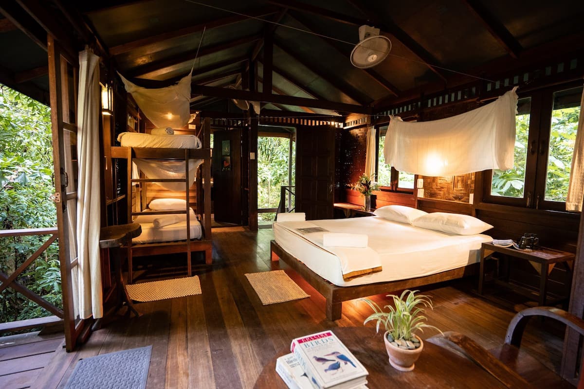 treehouse family | 1 bedroom, in-room safe, bed sheets