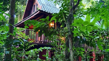 Treehouse Quad | Garden view