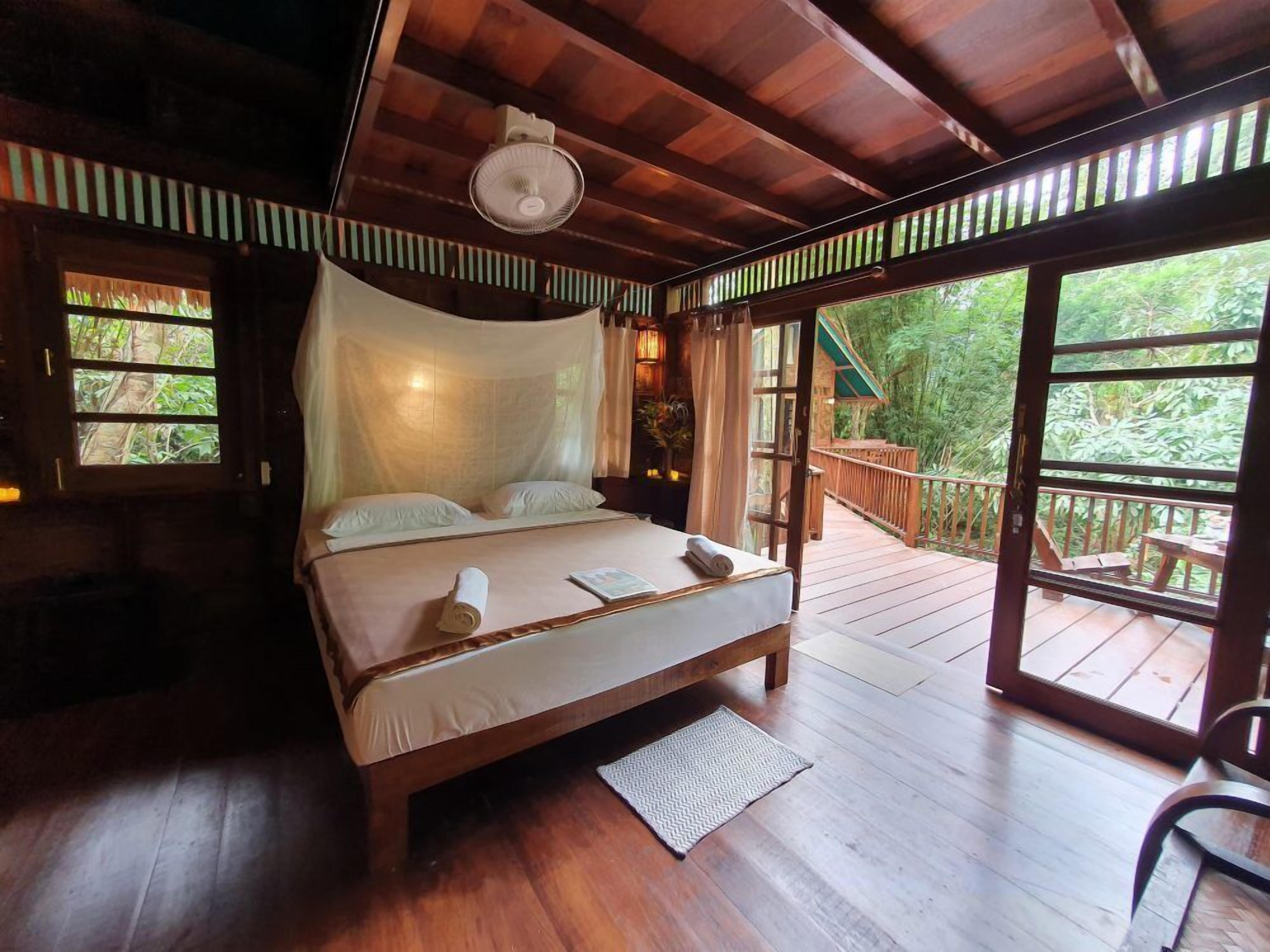 ツリーハウス (Loft) | セーフティボックス (室内)、ベッドシーツ