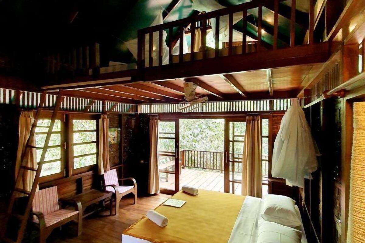 treehouse loft | 1 bedroom, in-room safe, bed sheets