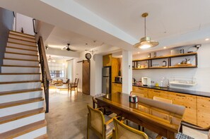 Fridge, microwave, oven, stovetop - Tree House (Tainan)