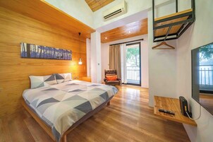 Decoración personalizada, escritorio y cortinas blackout 