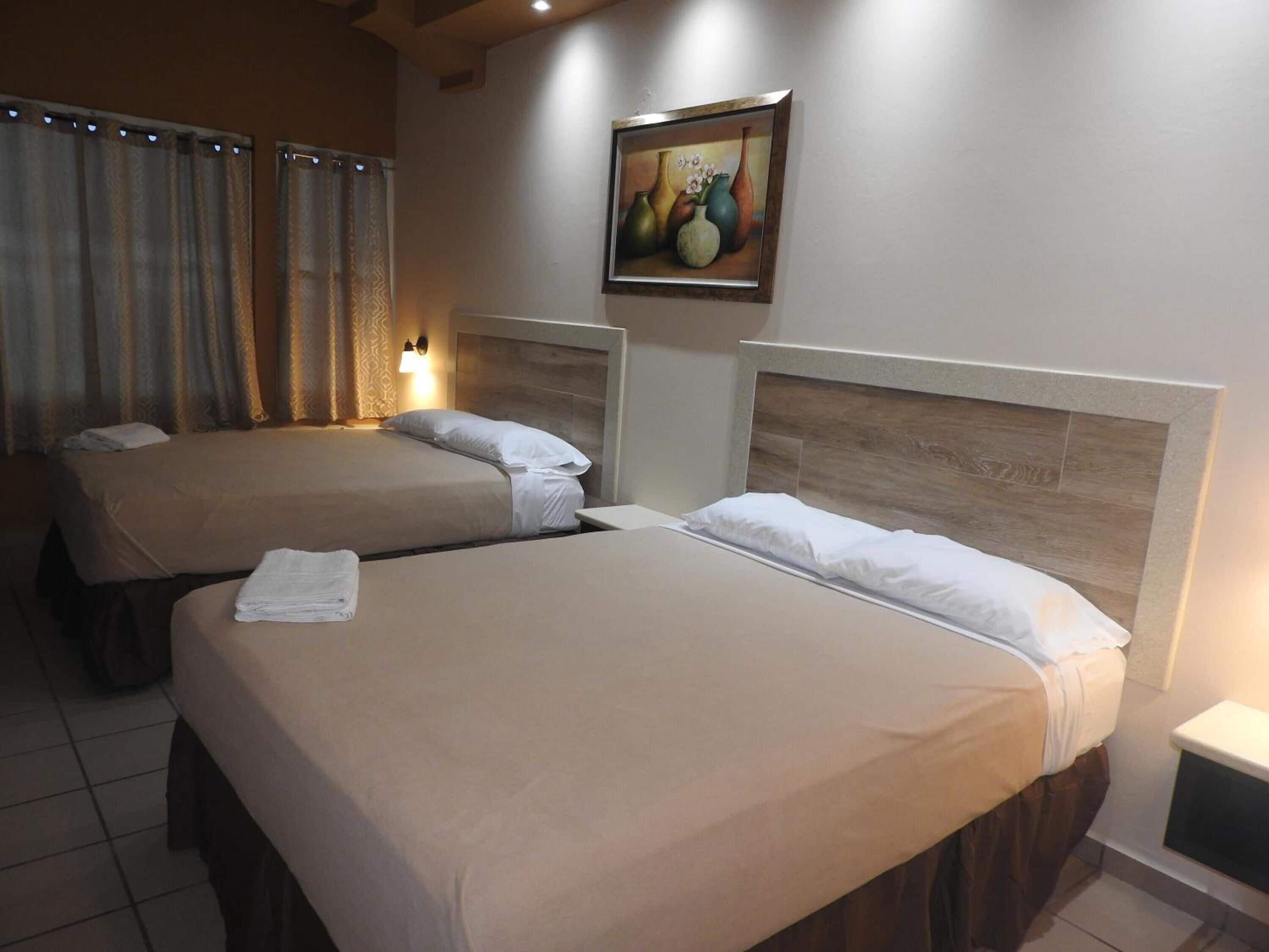 办公桌、隔音、免费 WiFi、床单