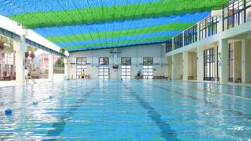 من حمّامات السباحة المغطاة، حمّام سباحة خارجي موسمي