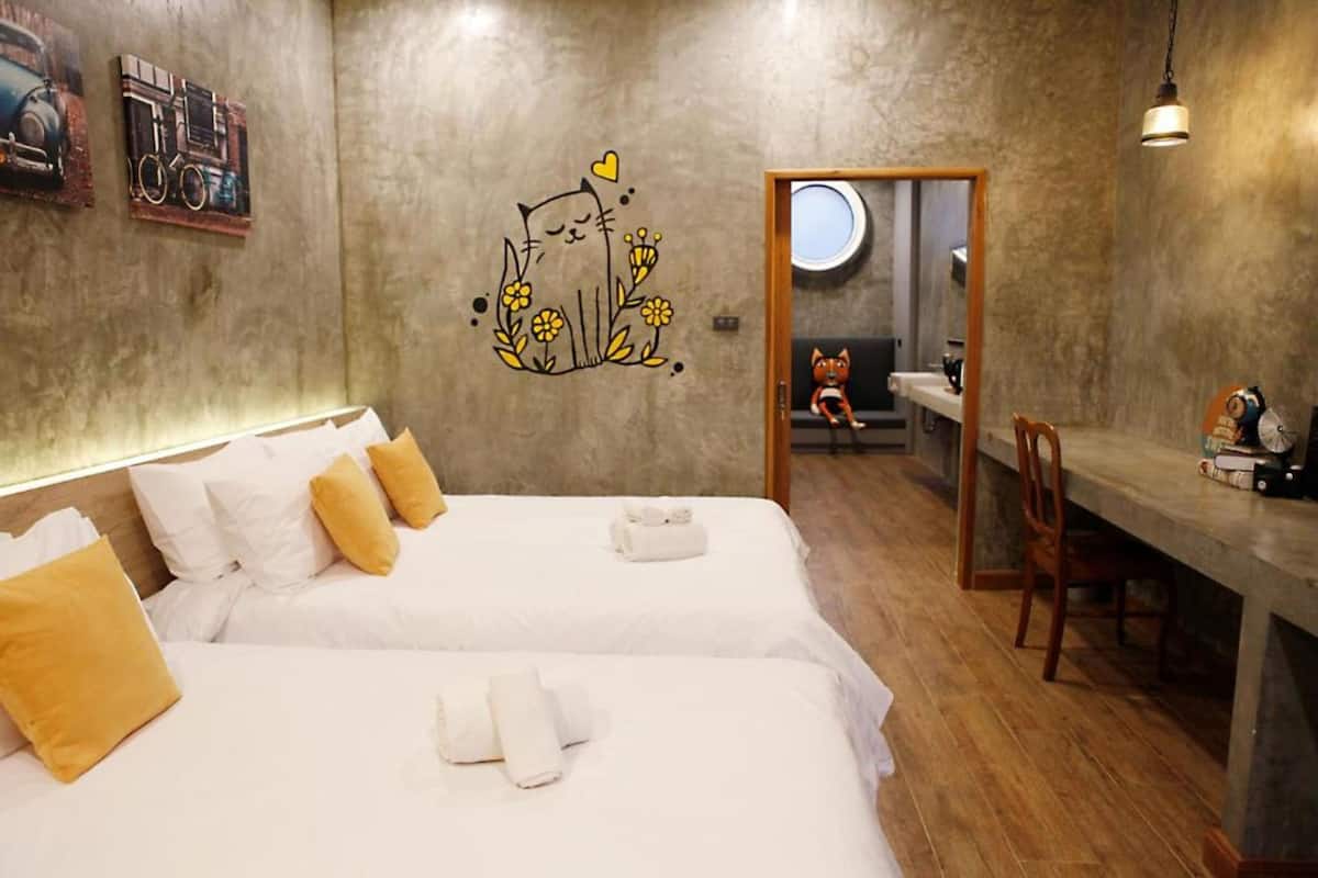 Superior Room, 1 Bedroom, Garden View | 1 bedroom, minibar, in-room safe, desk