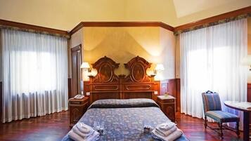 Cribs/infant beds