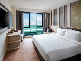 Minibar, in-room safe, desk, blackout drapes