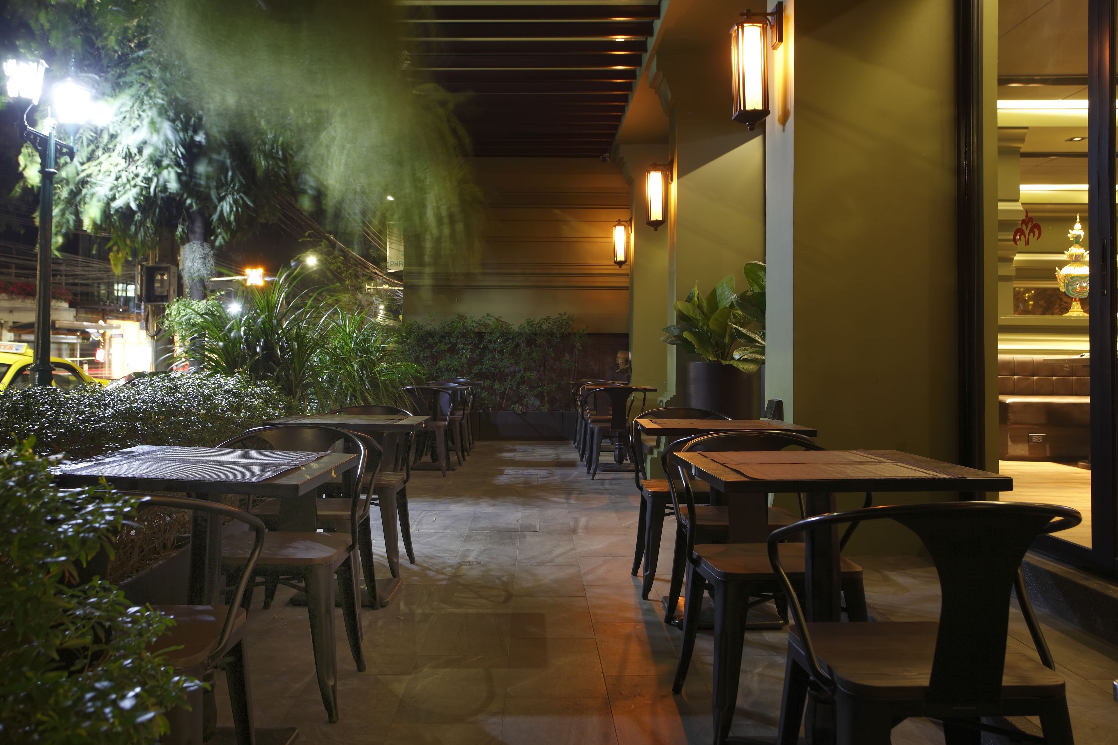 breakfast, lunch, dinner served; thai cuisine