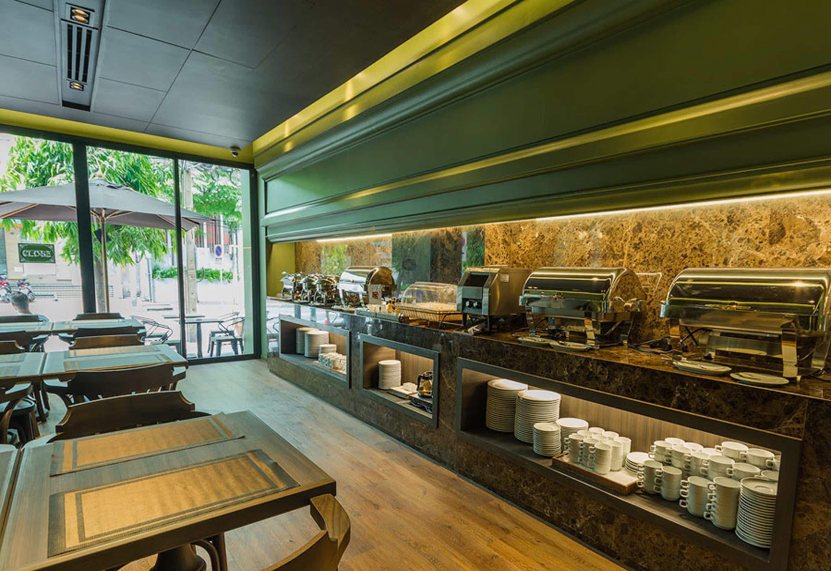 daily continental breakfast (thb 299 per person)