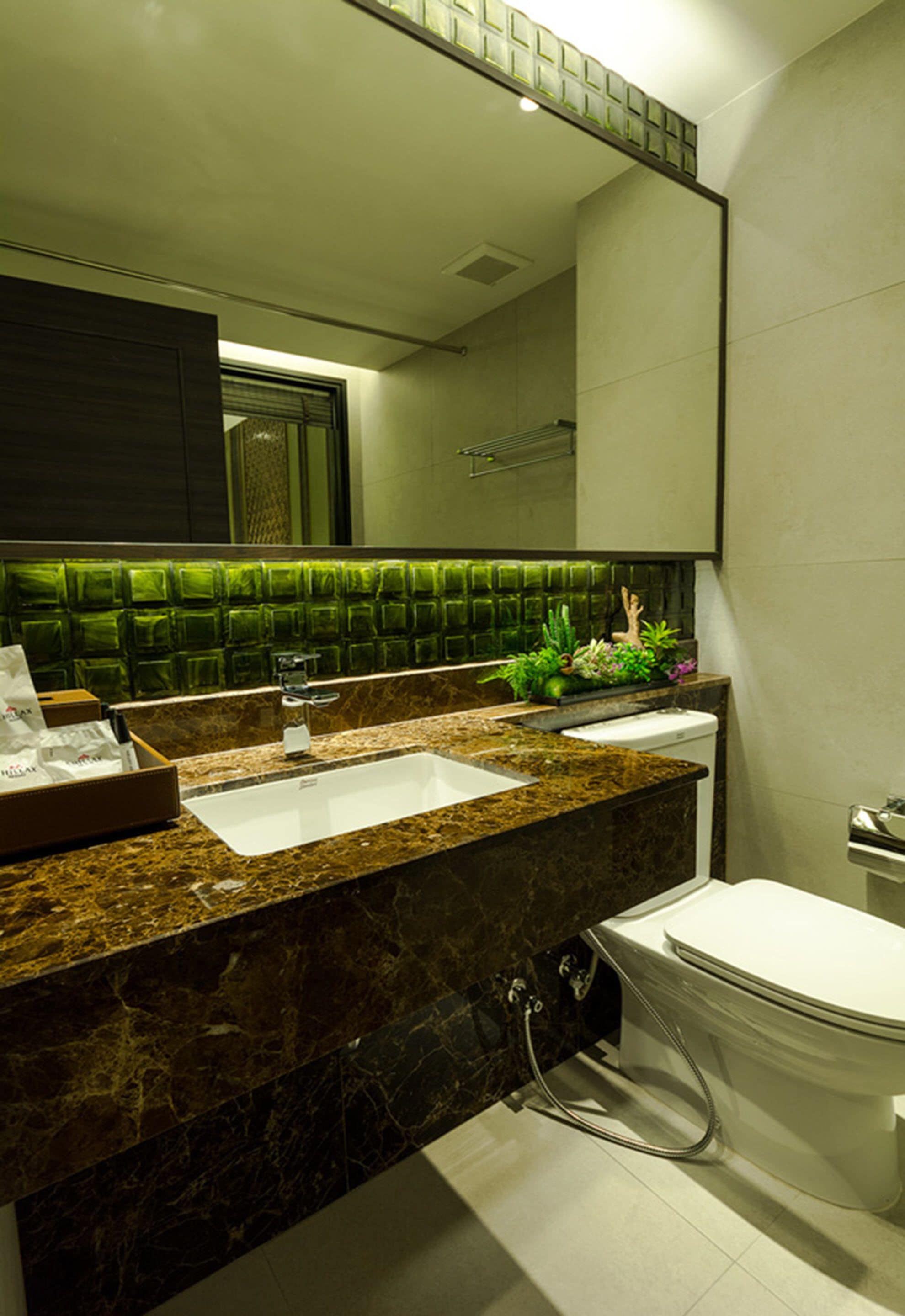 jetted bath, free toiletries, bathrobes, slippers